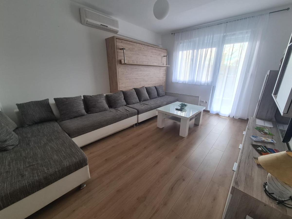 Apartman Yellow - Self Check In Osijek Exterior foto